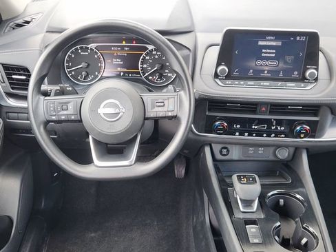 Used 2024 Nissan Rogue SV FWD image 21