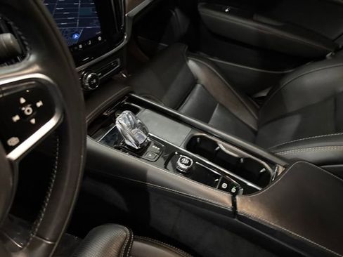 Used 2022 Volvo S90 B6 Inscription w/ Advanced Package image 27