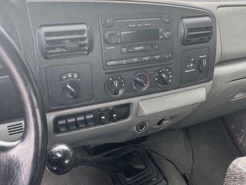 Used 2006 Ford F350 XLT image 12