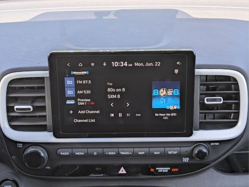 Used 2022 Hyundai Venue Limited FWD image 15
