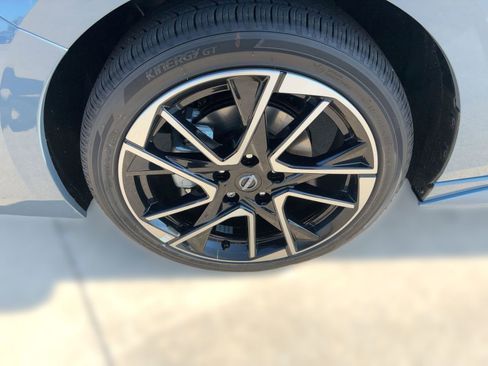 New 2025 Nissan Sentra SR image 11