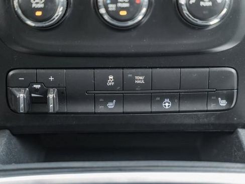 Used 2017 RAM 2500 Big Horn image 26