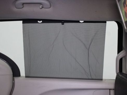 Used 2019 Chrysler Pacifica Touring-L FWD image 31
