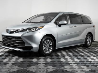 Used 2022 Toyota Sienna LE
