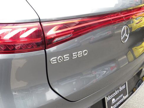 Certified 2023 Mercedes-Benz EQS 580 4MATIC SUV w/ Exclusive Trim Package image 32