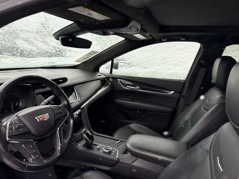Used 2021 Cadillac XT5 Premium Luxury image 4