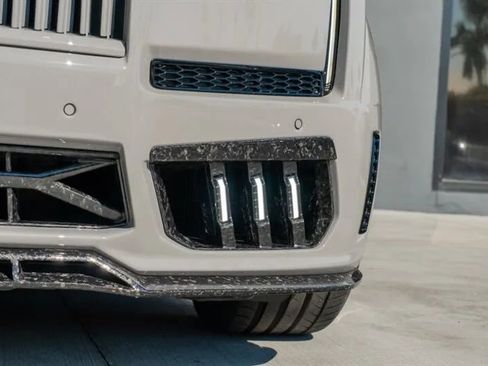 Used 2025 Rolls-Royce Cullinan Black Badge image 28