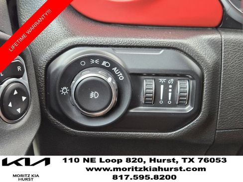 Used 2022 Jeep Wrangler Unlimited Rubicon AWD/4WD image 24