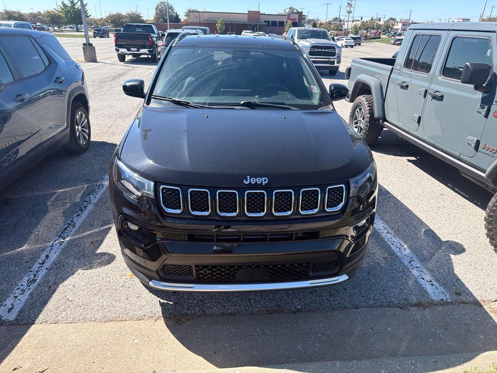 Used 2023 Jeep Compass Limited AWD/4WD image 7