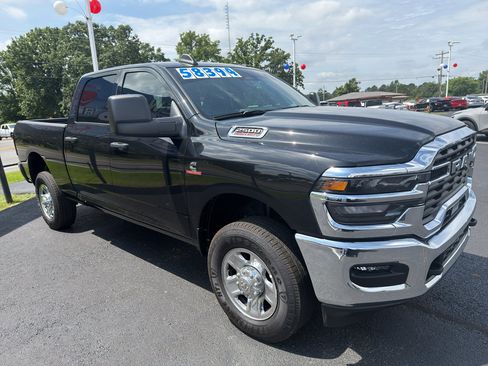 Used 2025 RAM 2500 Tradesman w/ Chrome Appearance Group AWD/4WD image 23