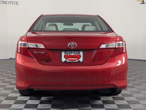 Used 2014 Toyota Camry SE image 6