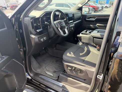 Used 2024 GMC Sierra 1500 Elevation w/ LPO, Elevation Black Package AWD/4WD image 16
