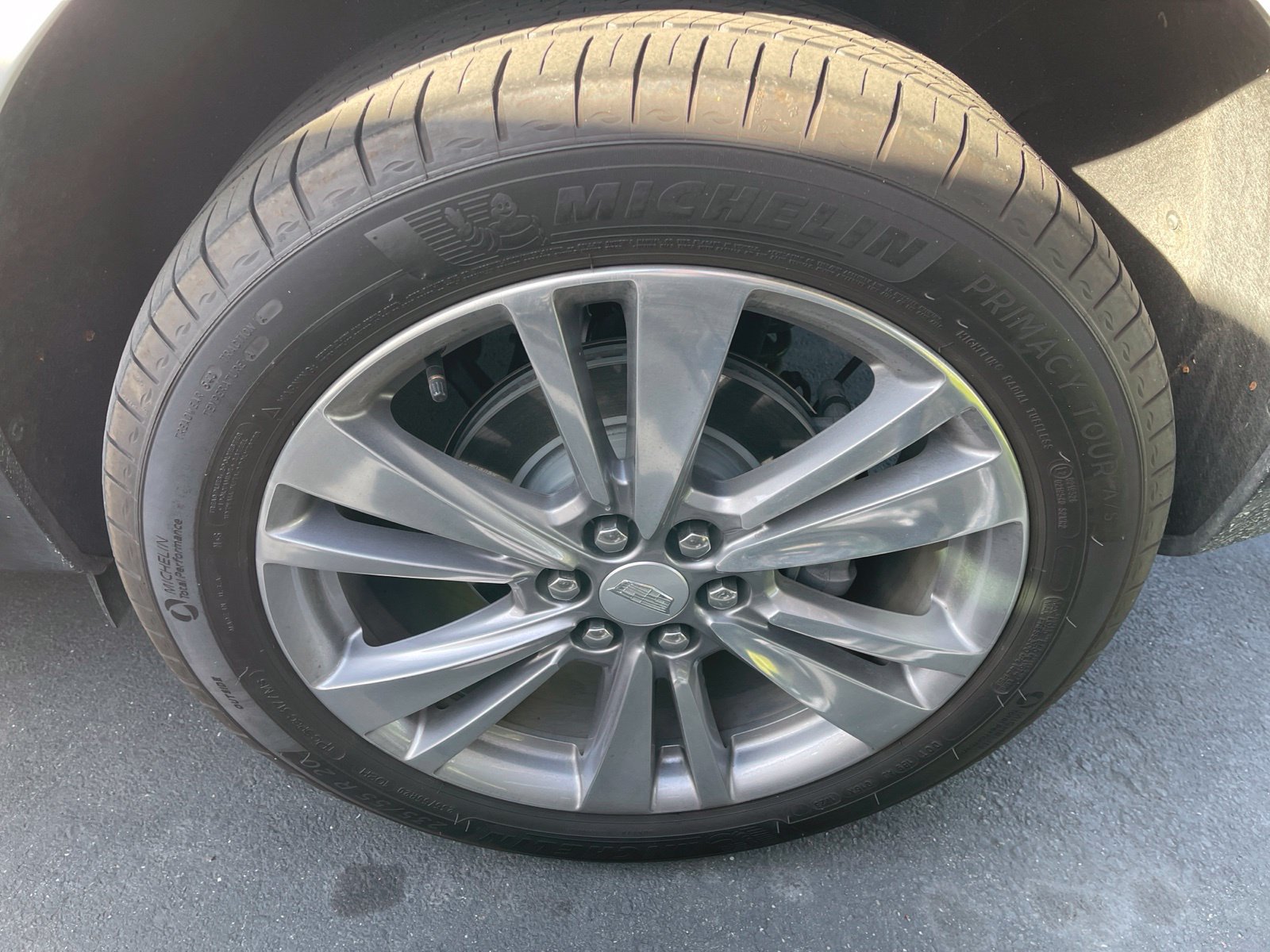 Used 2023 Cadillac XT5 Premium Luxury w/ Technology Package FWD image 3
