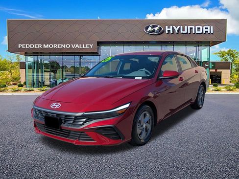 Certified 2025 Hyundai Elantra SE w/ Cargo Package FWD image 7