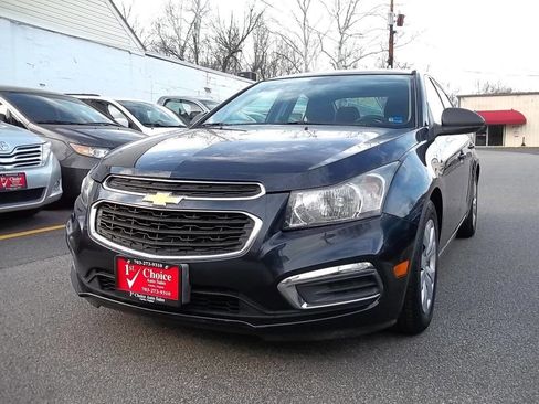 Used 2015 Chevrolet Cruze LS image 1