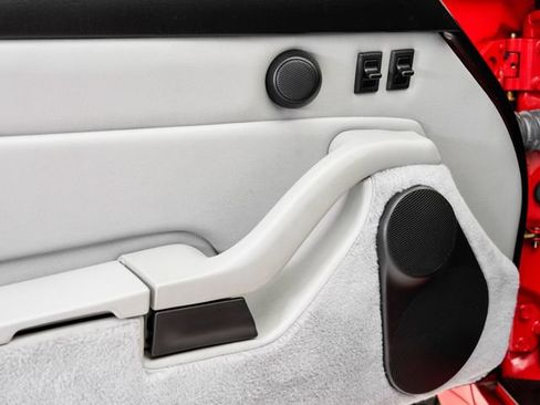 Used 1995 Porsche 911 Carrera RWD image 8