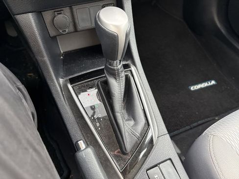 Used 2016 Toyota Corolla LE image 21
