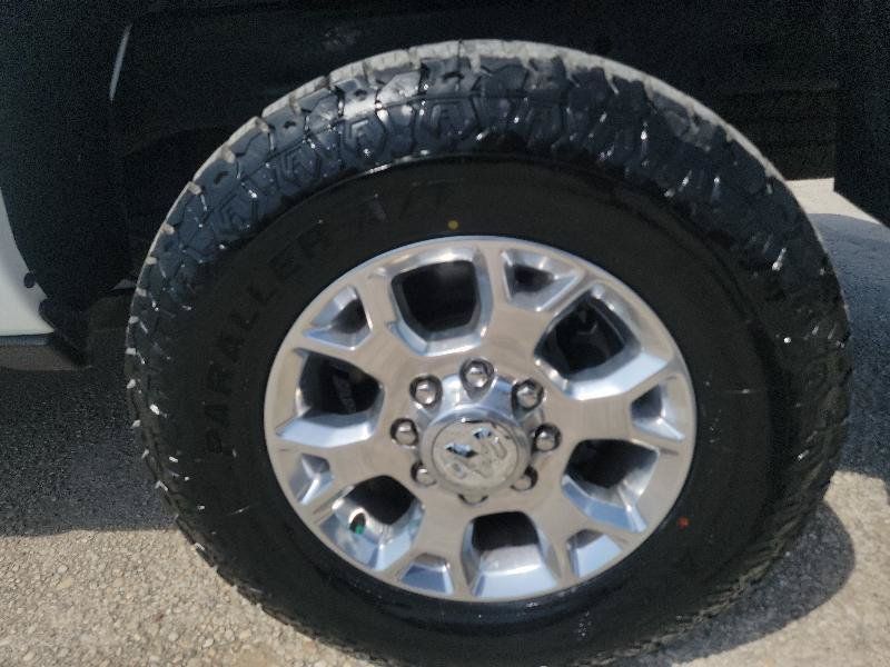 Used 2024 RAM 2500 Laramie AWD/4WD image 10