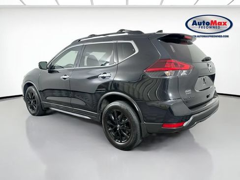 Used 2018 Nissan Rogue SV AWD/4WD image 2
