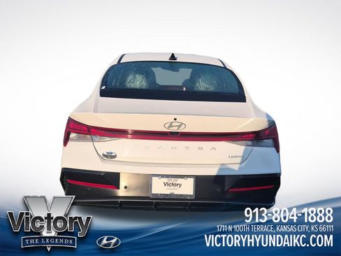 Used 2024 Hyundai Elantra Limited FWD image 4