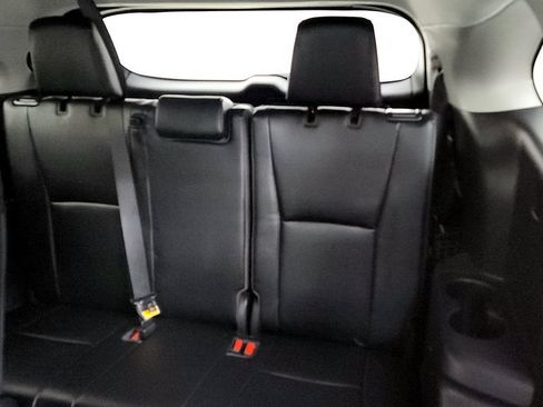 Used 2023 Toyota Highlander XLE AWD/4WD image 22