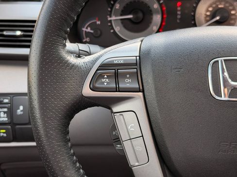 Used 2013 Honda Odyssey Touring Elite image 30