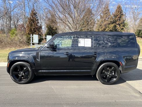 Certified 2024 Land Rover Defender 130 X-Dynamic SE image 4