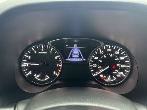 Used 2020 Nissan Pathfinder SV image 20