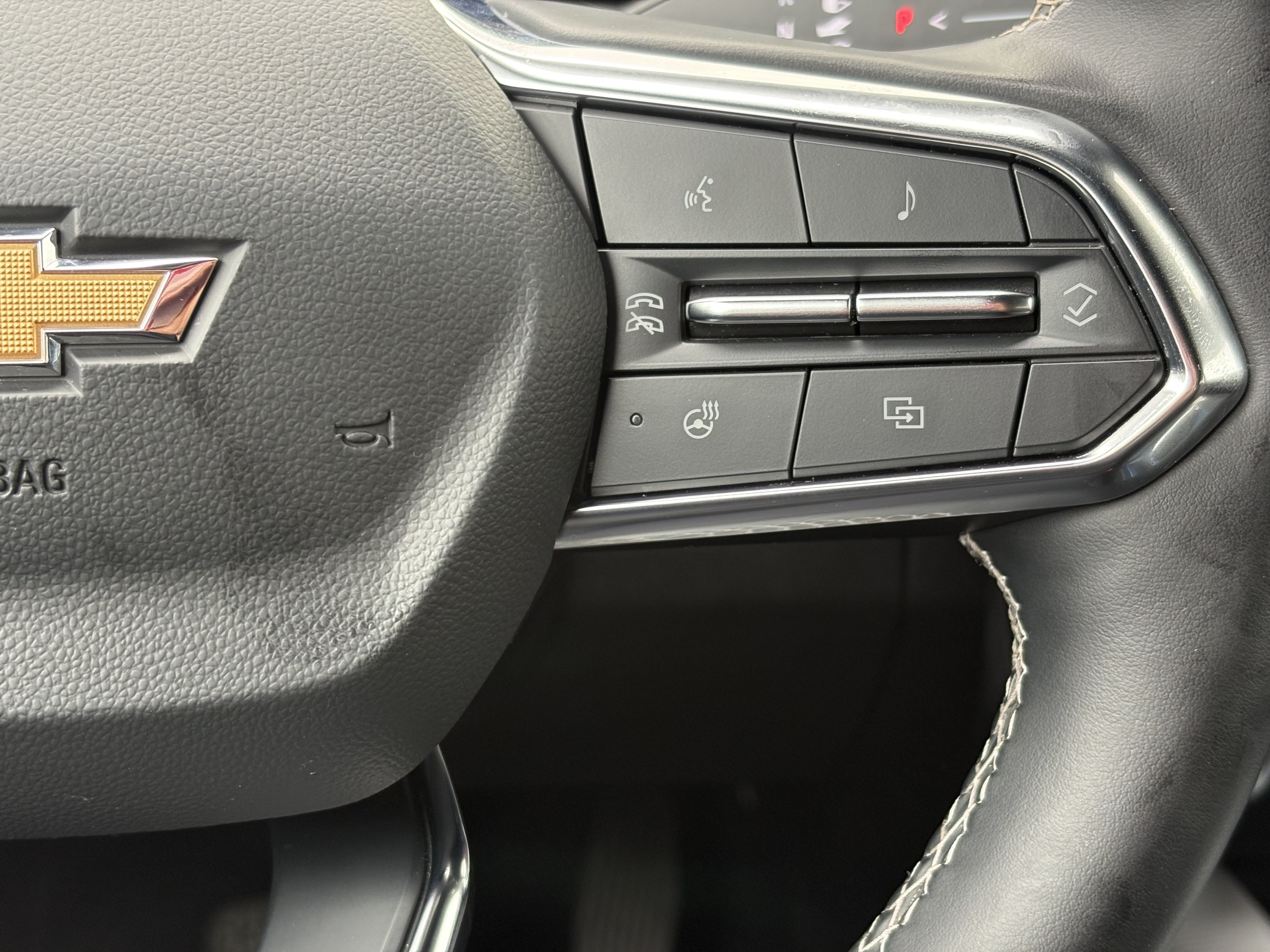 Used 2024 Chevrolet Equinox EV LT AWD/4WD image 17