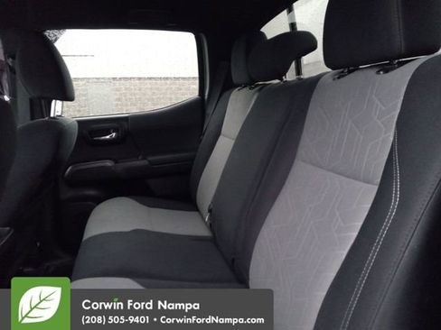 Used 2021 Toyota Tacoma TRD Off-Road image 22