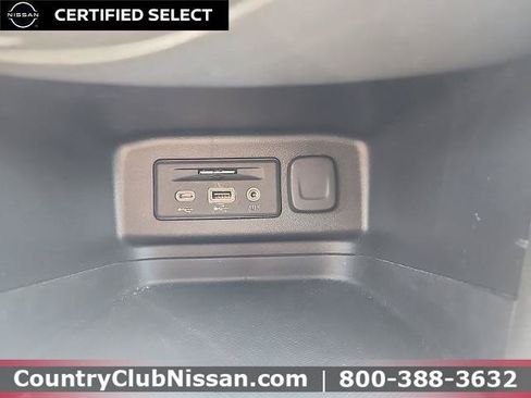 Used 2021 Chevrolet Equinox LT AWD/4WD image 15