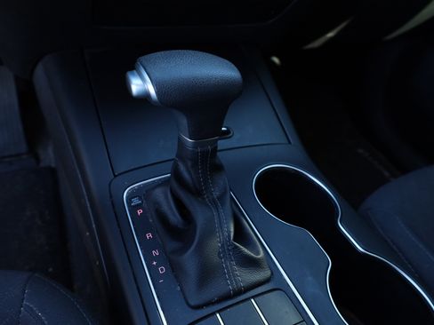 Used 2020 Kia Sorento LX image 10