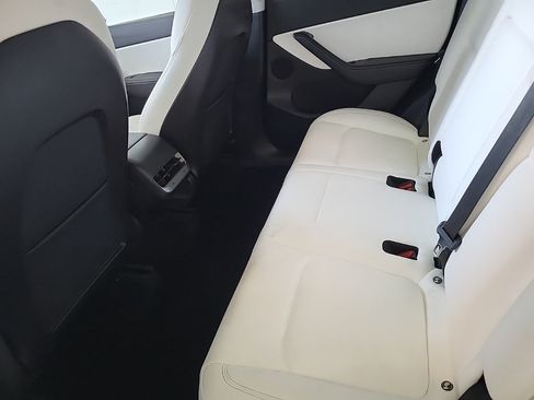 Used 2021 Tesla Model Y Long Range AWD/4WD image 3