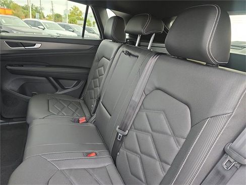 New 2026 Volkswagen Atlas Cross Sport SE image 14