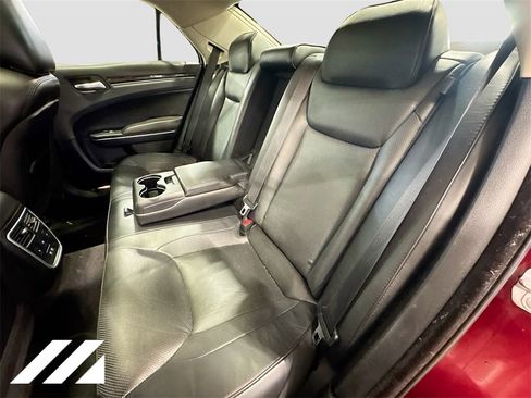 Used 2017 Chrysler 300 C image 26