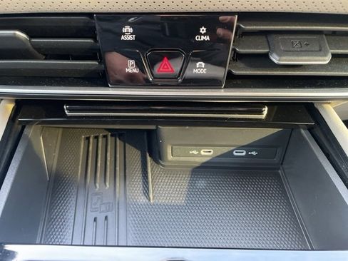 Certified 2025 Volkswagen Atlas SEL Premium R-Line image 23