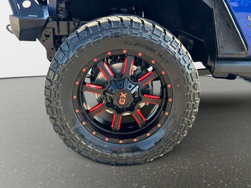 Used 2018 Jeep Wrangler Unlimited Rubicon AWD/4WD image 12