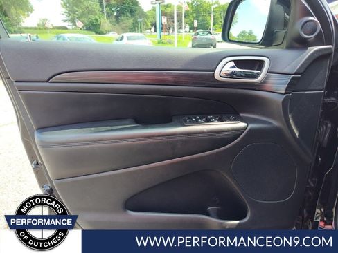 Used 2021 Jeep Grand Cherokee Laredo X AWD/4WD image 9