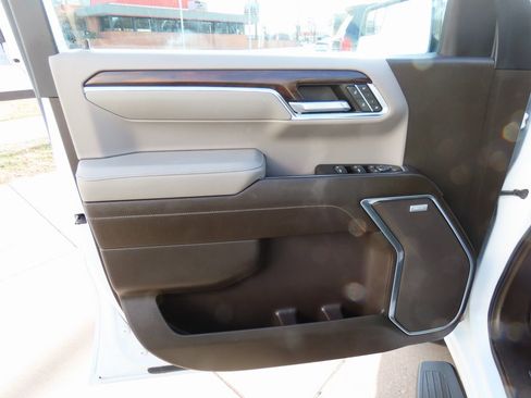 Used 2022 GMC Sierra 1500 SLT w/ SLT Convenience Package image 26