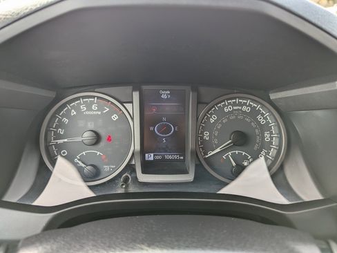 Used 2016 Toyota Tacoma TRD Off-Road image 22