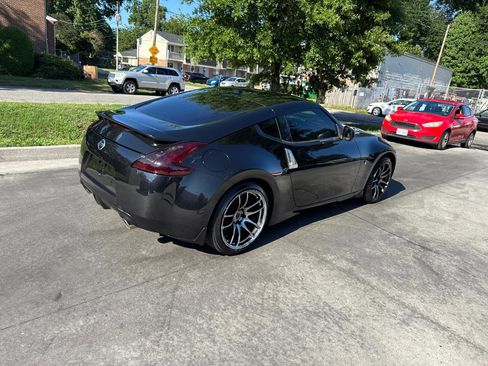 Used 2014 Nissan 370Z Touring w/ Sport Package RWD image 4