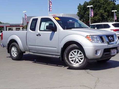 Used 2018 Nissan Frontier SV RWD image 6