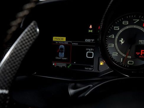 Used 2019 Ferrari 488 Spider image 33