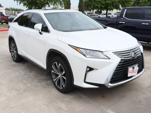 Used 2017 Lexus RX 350 FWD w/ Premium Package image 2