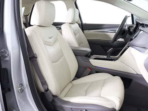 Used 2018 Cadillac XT5 Luxury w/ Driver Awareness Package image 34