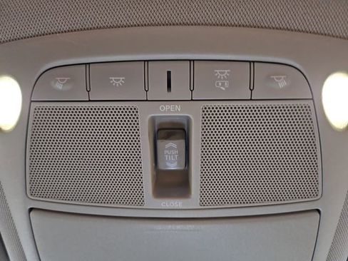 Used 2015 Nissan Rogue SV w/ SV Premium Package image 22