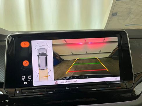 New 2026 Volkswagen Atlas Peak Edition AWD/4WD image 17