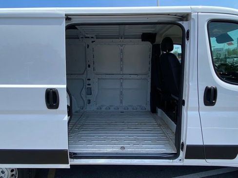Used 2025 RAM ProMaster 2500 w/ Convenience Group FWD image 24