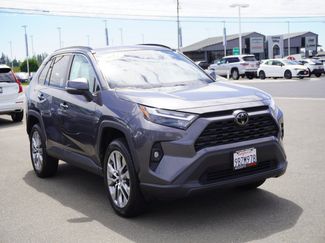 Used 2022 Toyota RAV4 XLE Premium AWD/4WD video 1