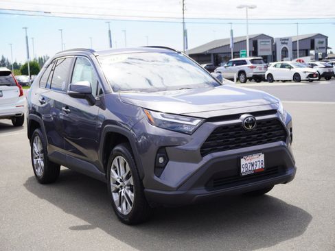 Used 2022 Toyota RAV4 XLE Premium AWD/4WD image 1